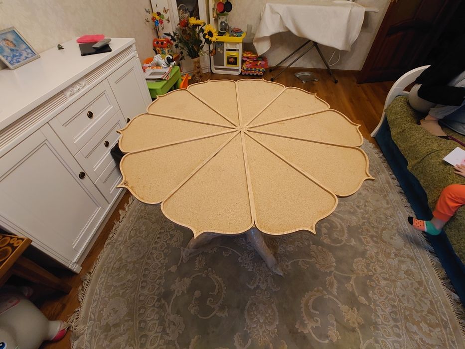 Стол декоративный с массива ясеня (под заливку )