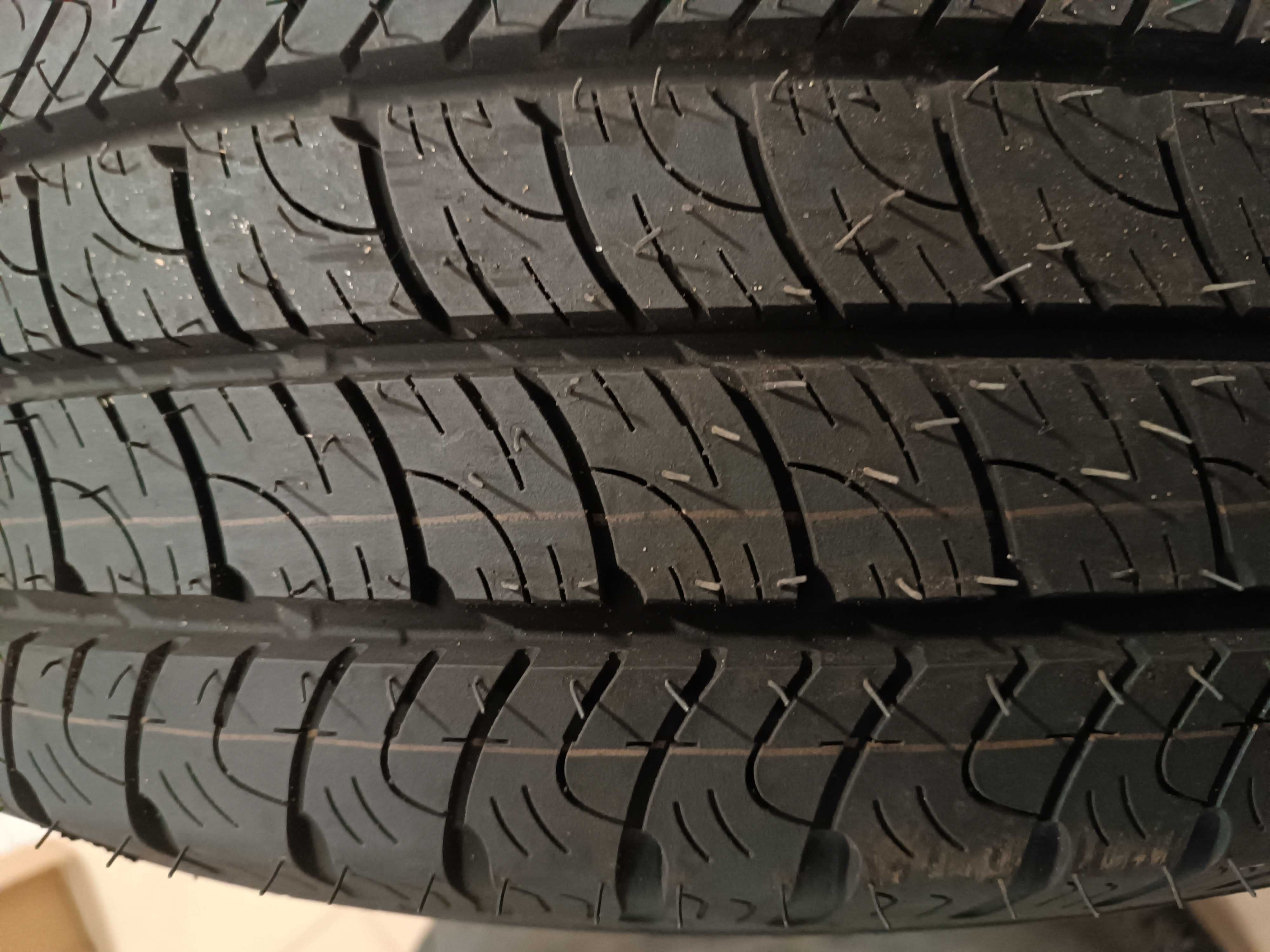 opony  215/65/16C  Goodyear