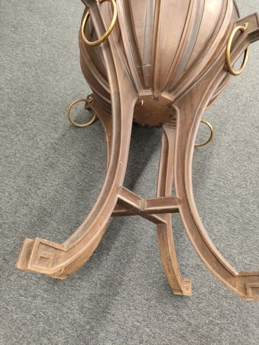 Grande floreira em madeira