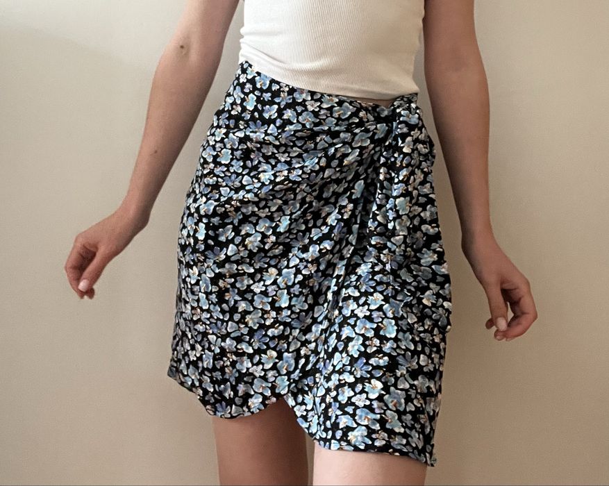 літня жіноча спідниця