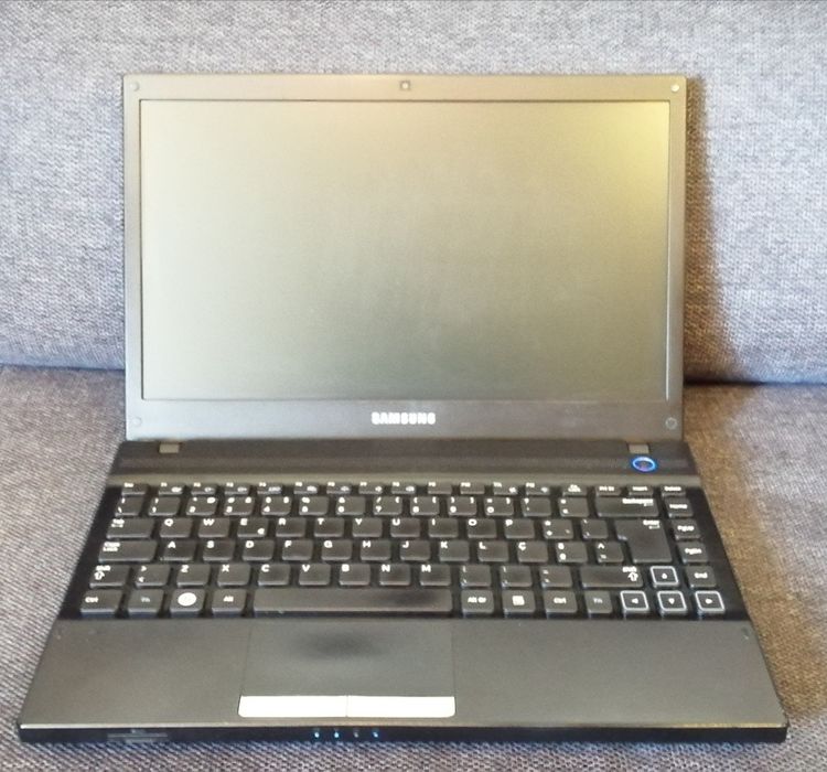 SAMSUNG NP 300 V3A - Melhorado - i3 6Gb SSD