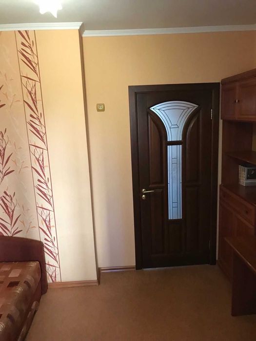 Продаж 3-кімнатної квартири,  вул. Каштанова, 8а