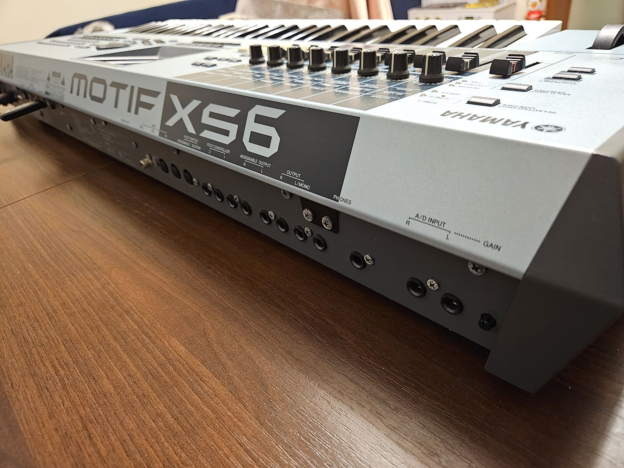 Yamaha Motif XS6 + twardy futerał Romanowicz
