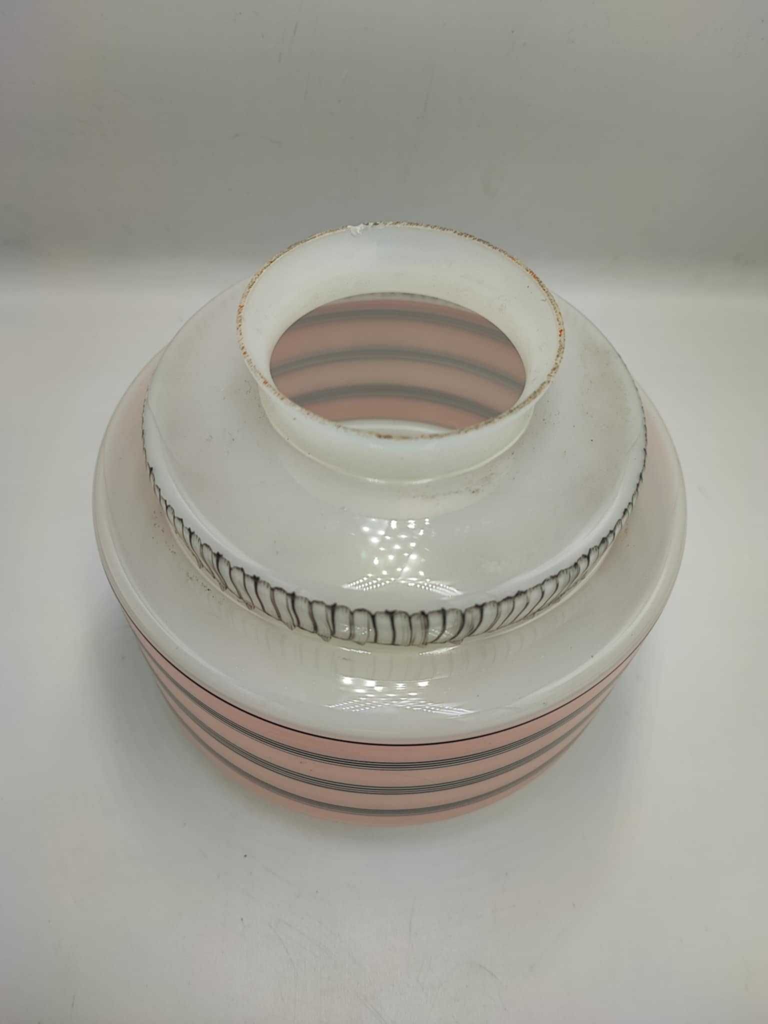 Przedwojenny art deco klosz śr.montażowa 7,8 cm.stopniowany