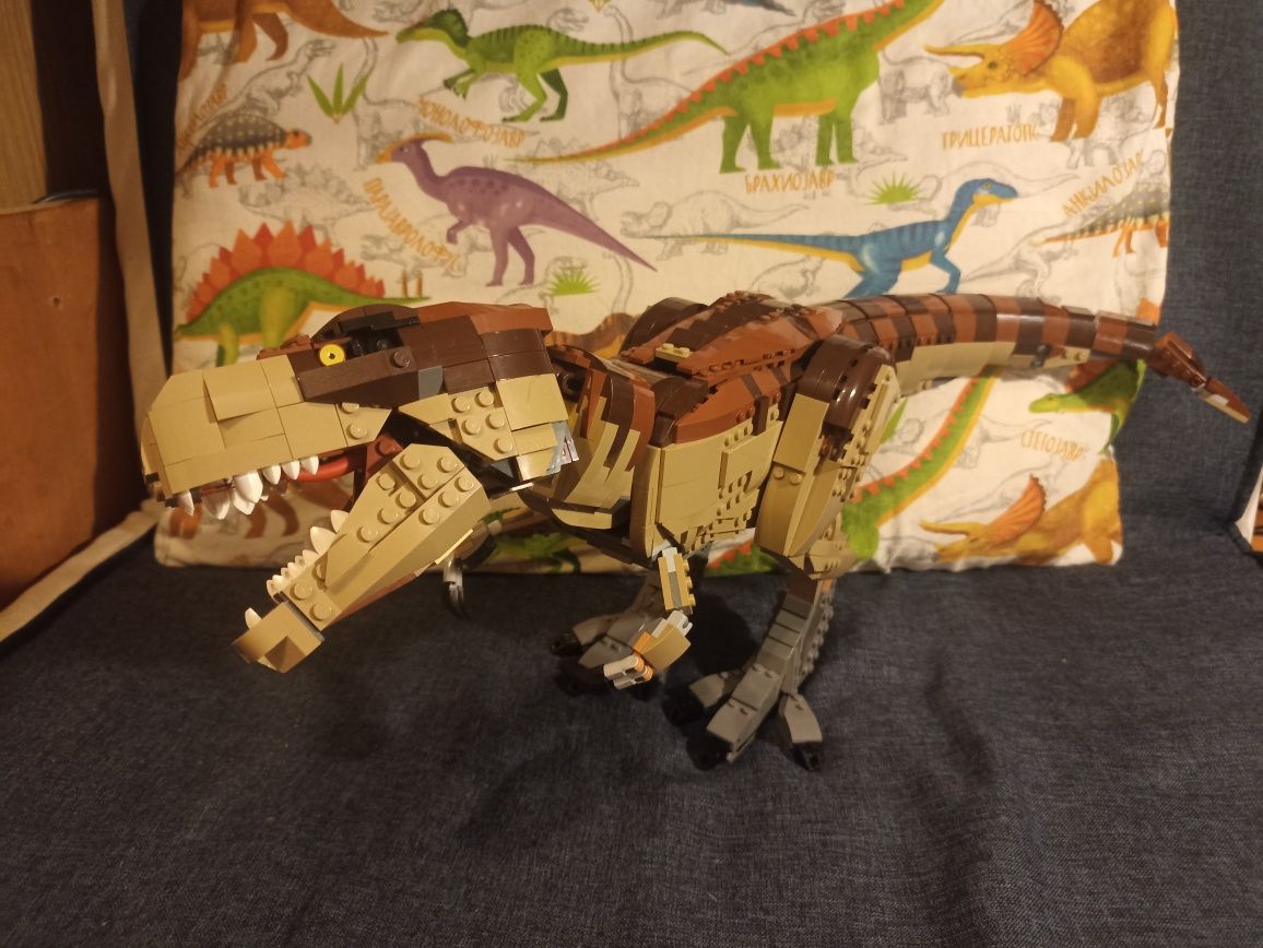 Динозавр T-rex LEGO Jurassic World 75936