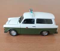 Trabant 601 limousine + журнал "Полицейские машины мира"