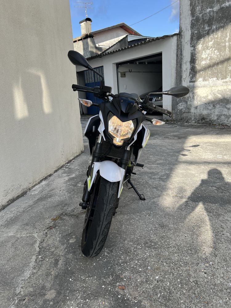 Kawasaki Z 125 .