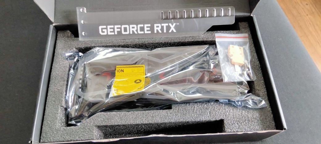 Karta graficzna GeForce 3090 XLR8 Gaming