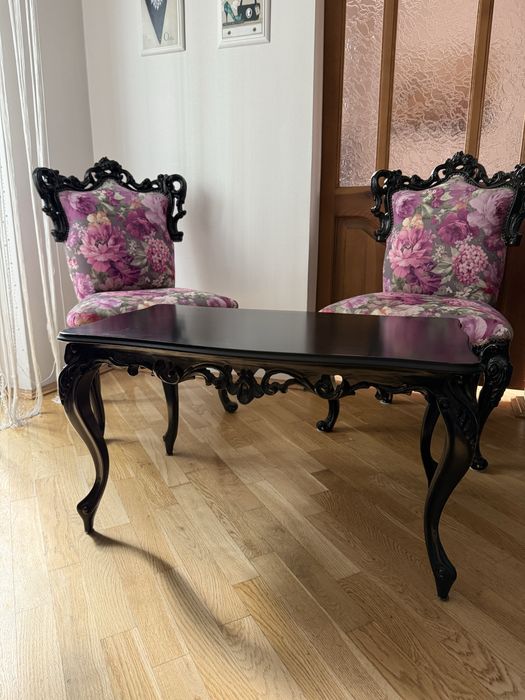 Продам крісла і стіл вінтаж, Італія