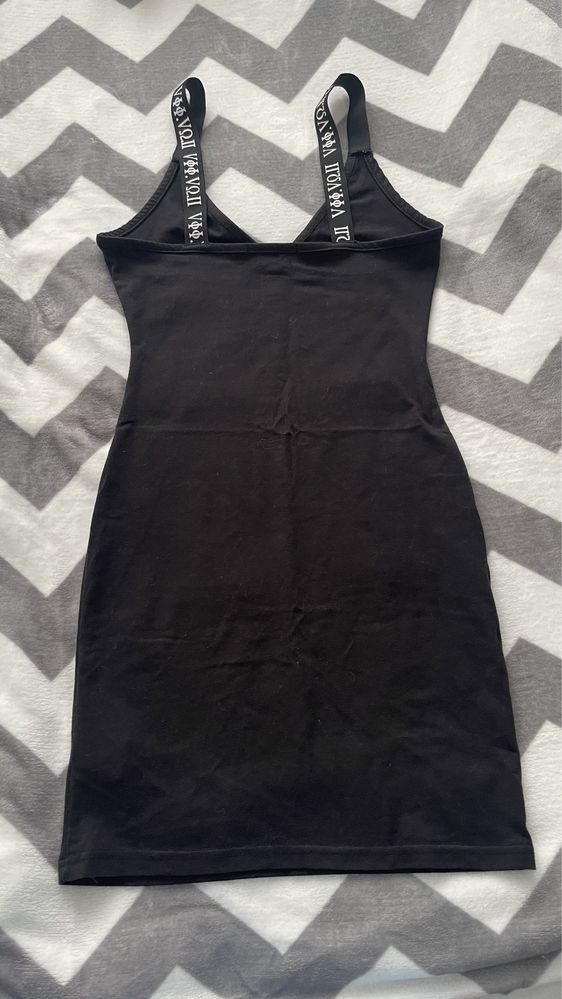 Missguided czarna krotka sukienka S/36 mala czarna