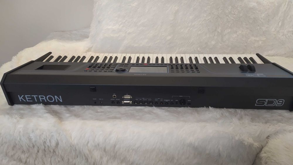 Ketron SD 9 Pro Live + style podkłady