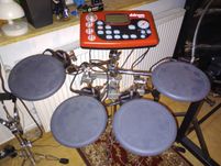 perkusja elektroniczna ddrum cztery pady , moduł , zasilacz, stojak
