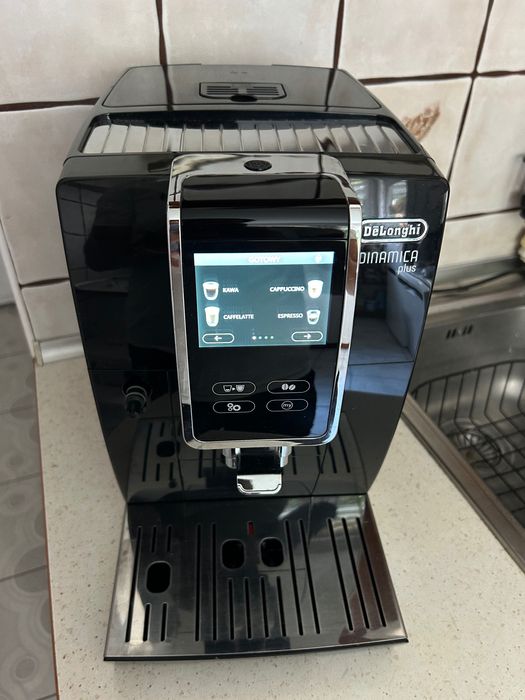 ## Ekspres DELONGHI Dinamica Plus ECAM 370.70.B ##