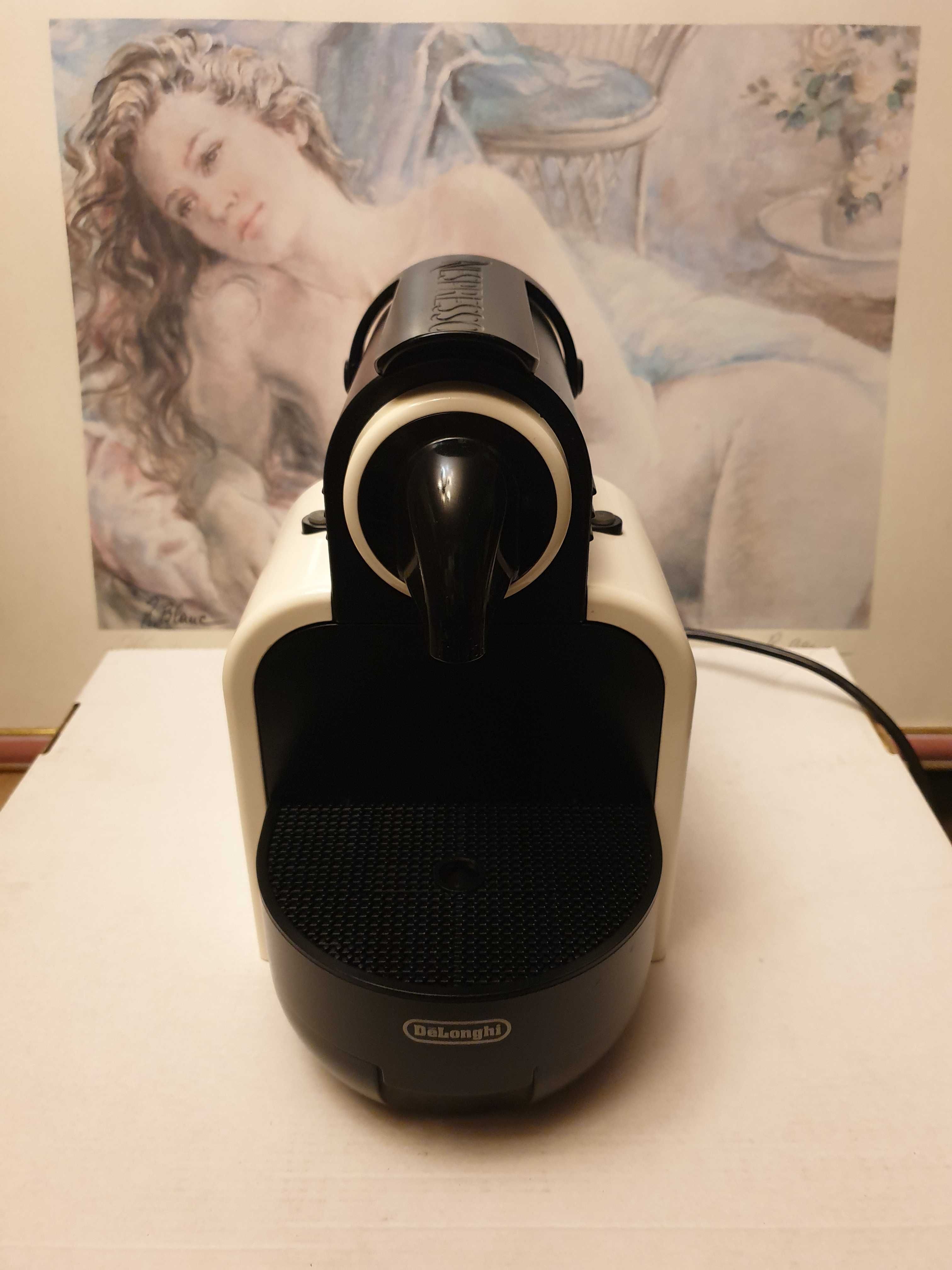 Кофемашина капсульная Nespresso DeLonghi Essenza EN97 (сток, Германия)