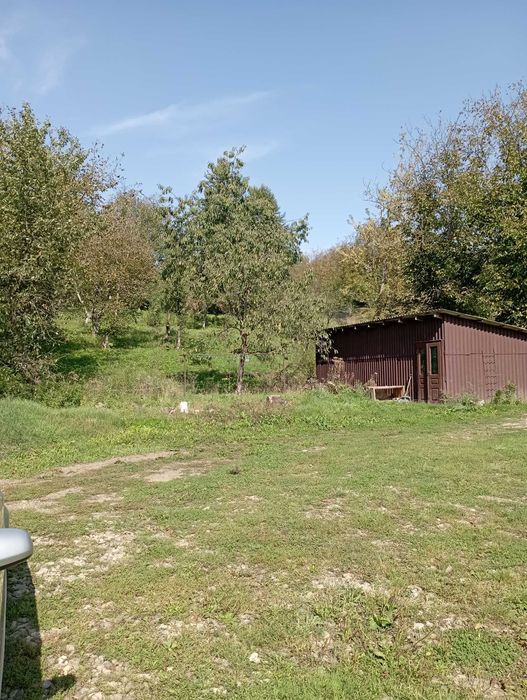 Продам хату з великою територією!