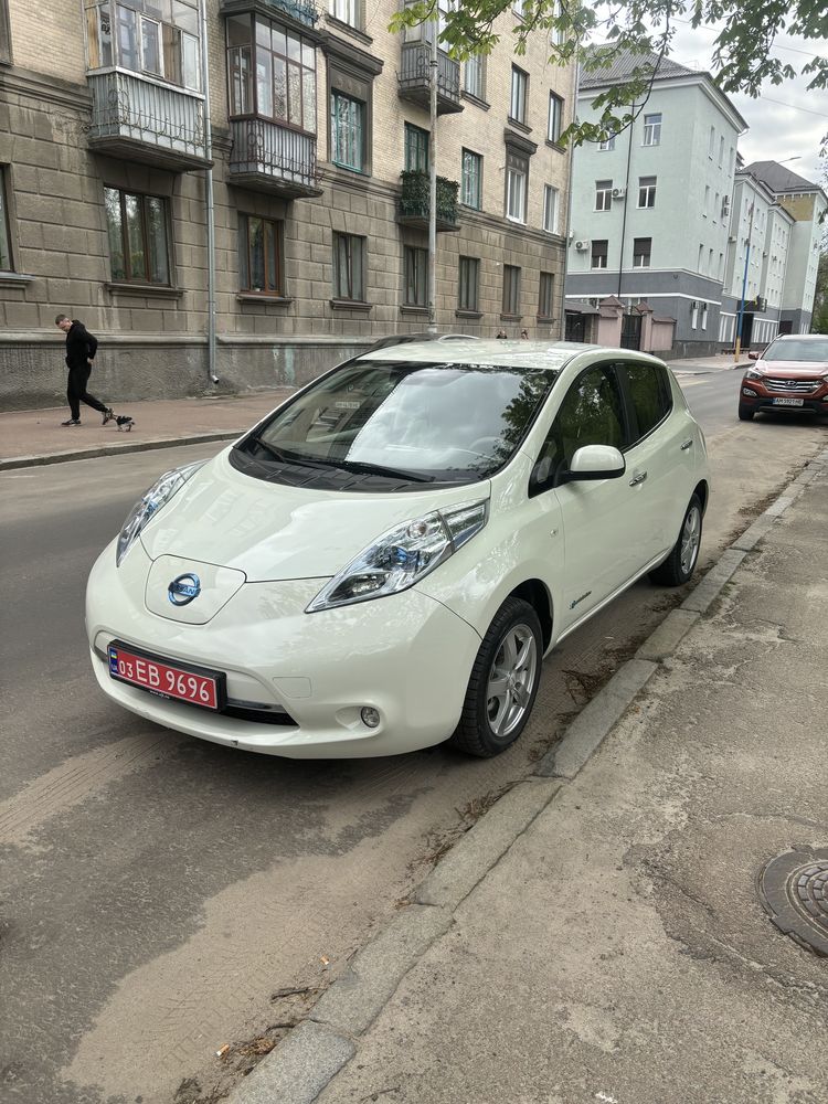 Nissan leaf 22012