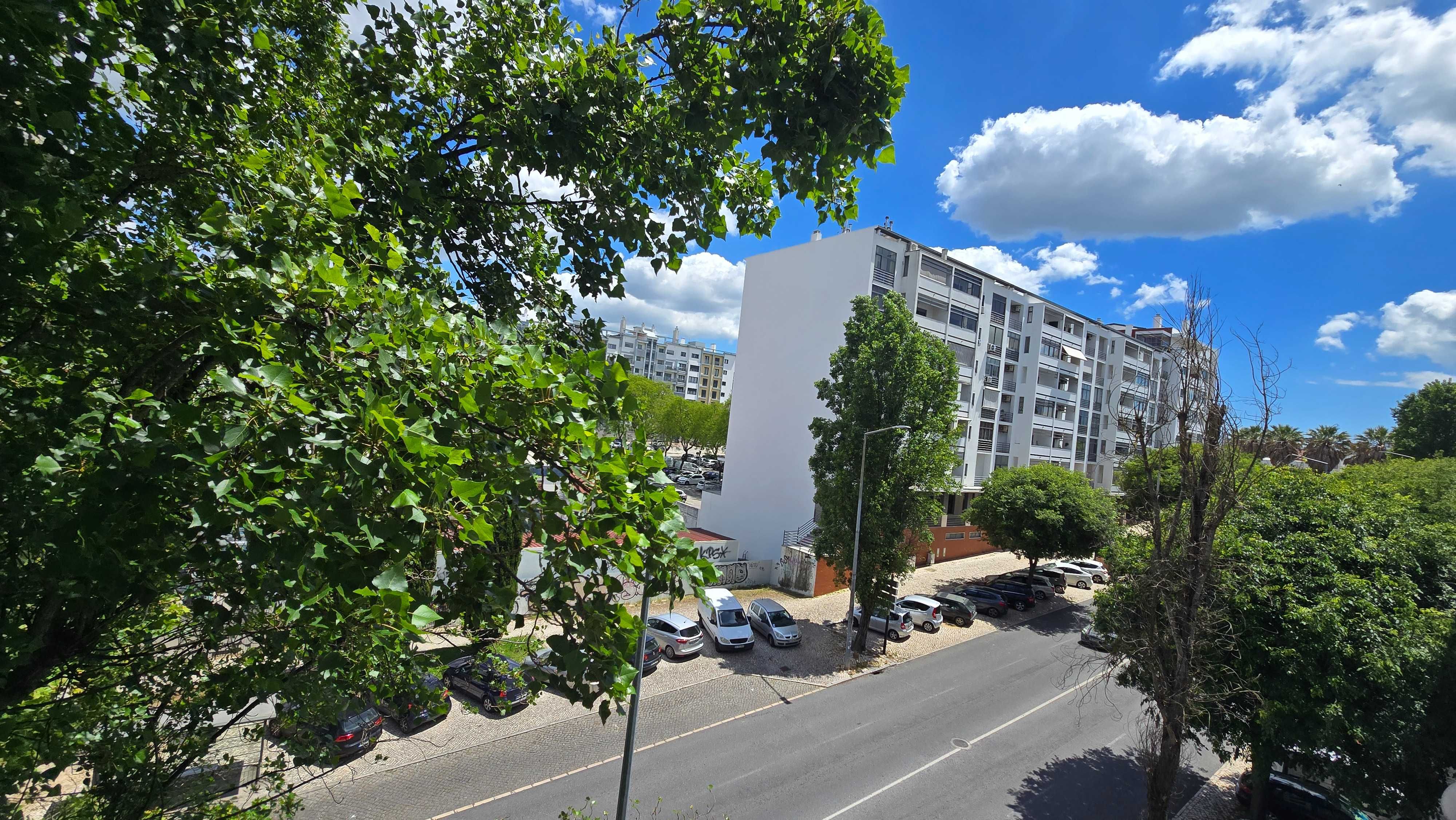 T2 - 3 Assoalhadas - PRAÇA DE PORTUGAL - Rotunda dos 4 Caminhos