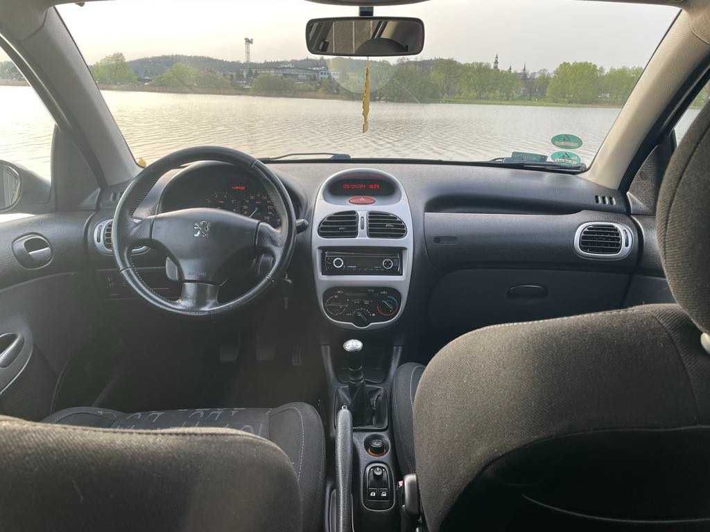 Peugeot 206 1.4 benzyna 75KM 2004 rok