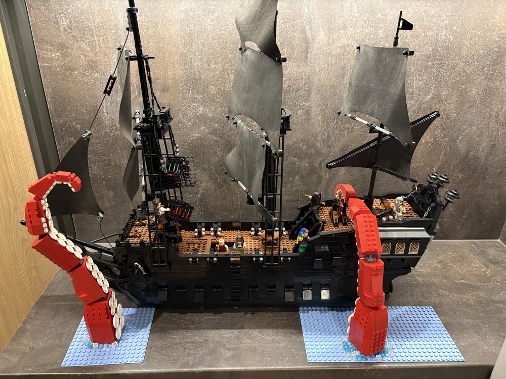 LEGO Piraci z Karaibów - Czarna perła - atak Krakena