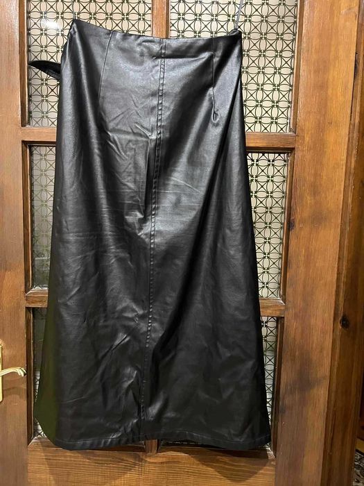 Продам спідницю шкірзамінник.