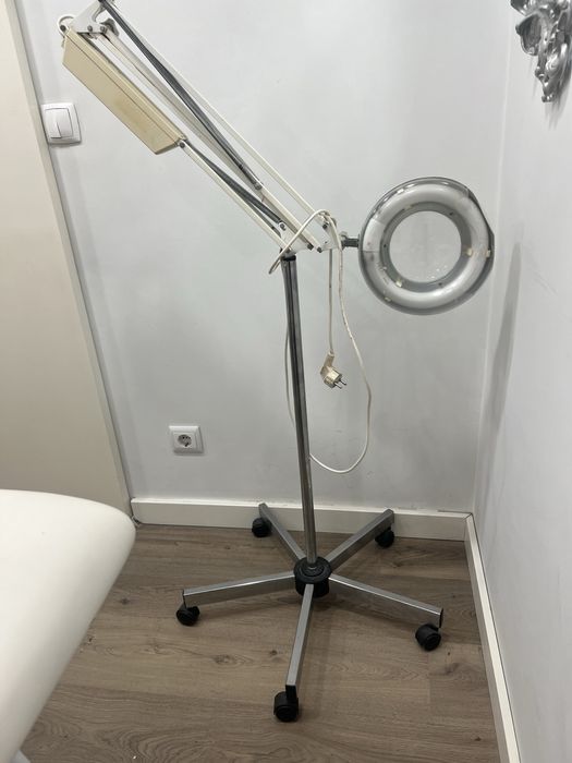 Luoa de estetica com pe
