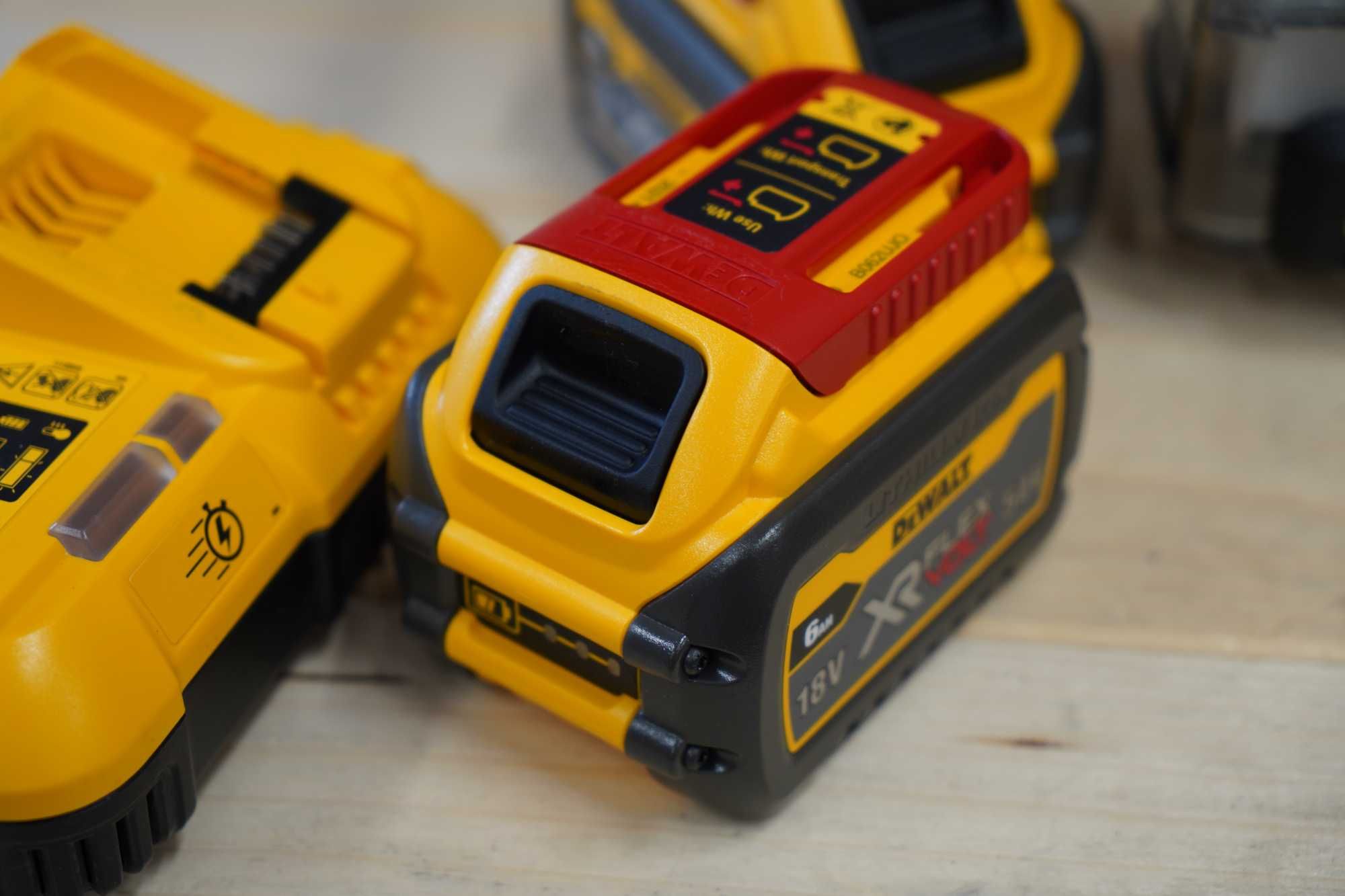 Młotowiertarka Dewalt DCH335X2 SDS + plus