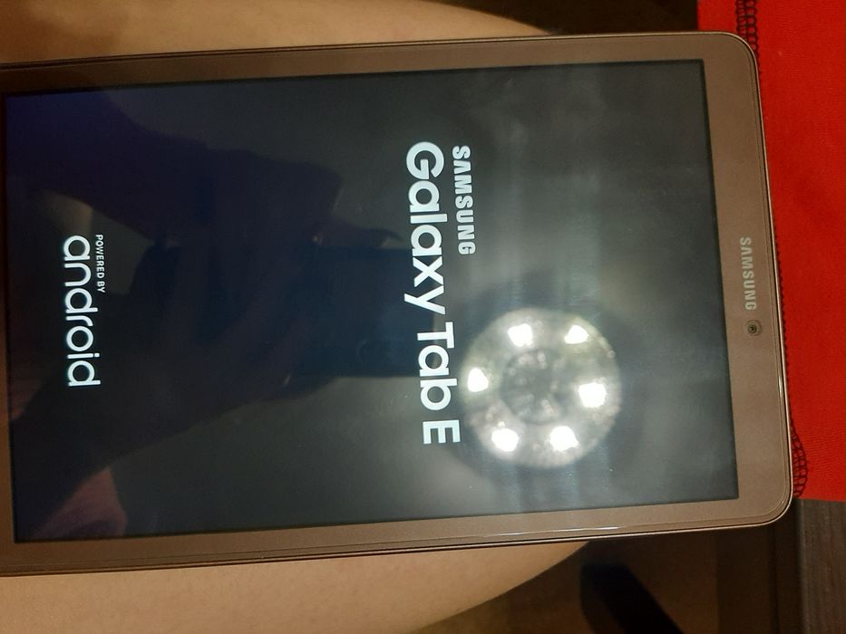 Планшет Samsung Galaxy Tab E