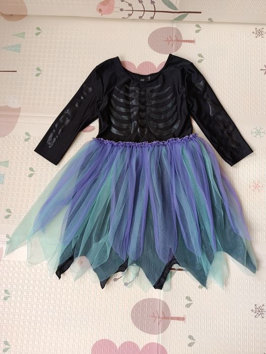 Дуже гарні карнавальні плаття. Відьми на Хеллоуін, принцеси Дісней 98