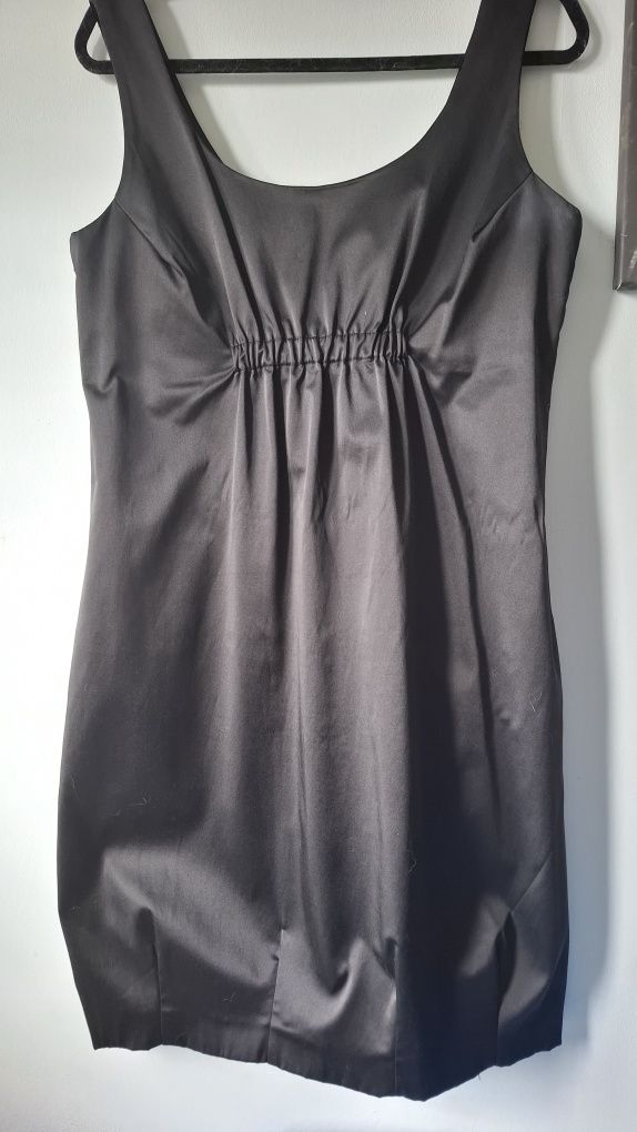 Zara z miesistej tafty z bawełną i elastanem, sukienka