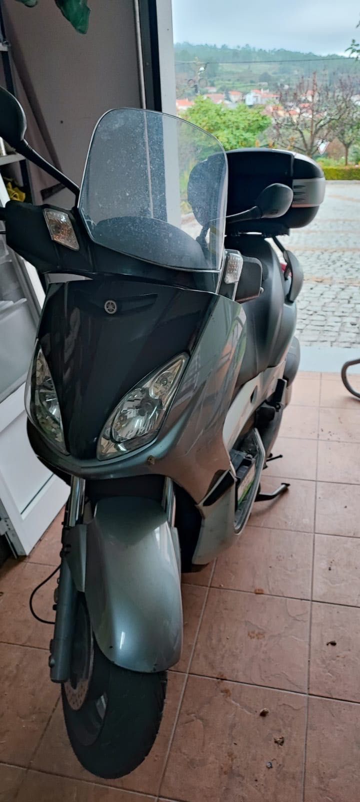 Yamaha X-Max 250