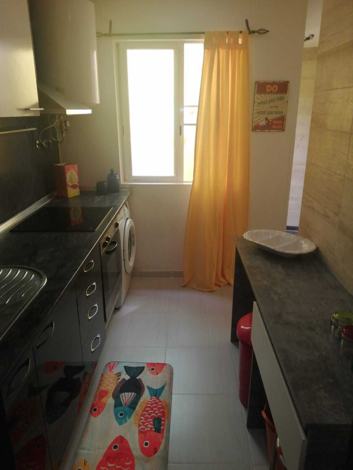 Apartamento T1 Mobilado e equipado, pequeno terraço em Belas
