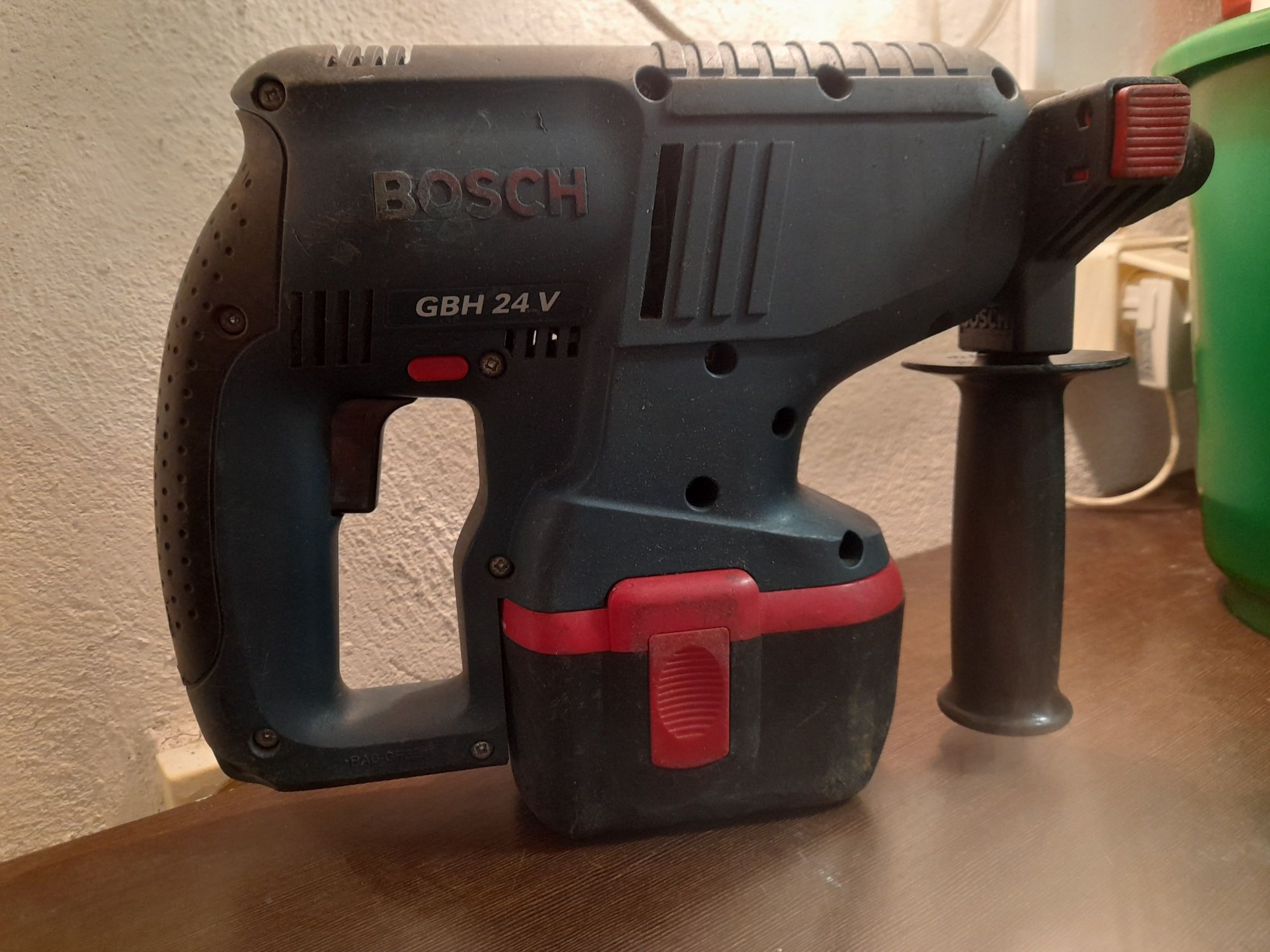 Młotowiertarka Bosch GBH 24V akumulatorowa bateria