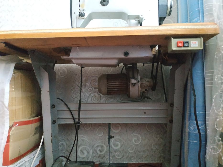 Швейная машинка 1022М