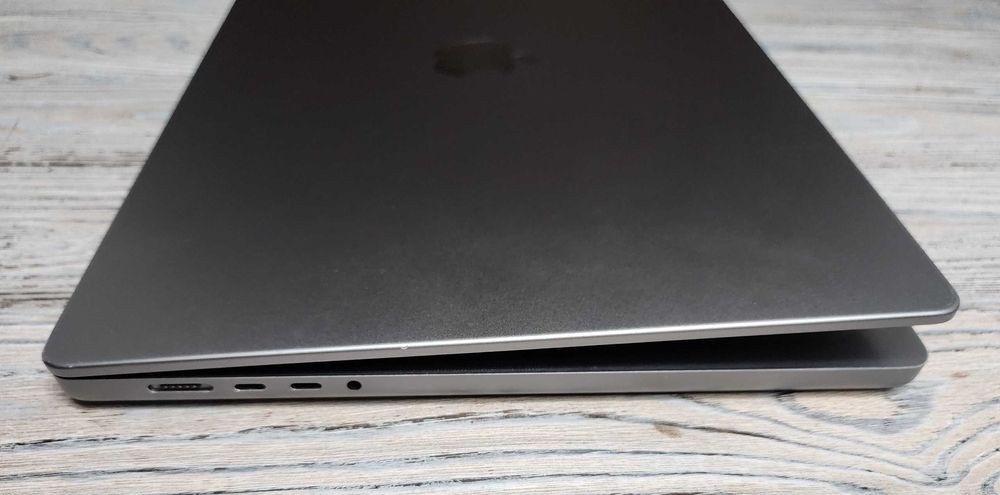 MacBook Pro 16 M1 Pro (MK183) Space Gray | 849$ | EmojieStore