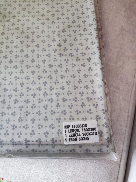 Lençóis de cama nunca usados