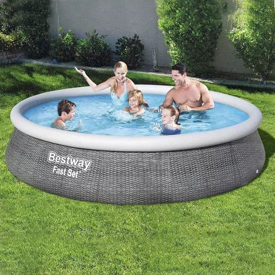 Vende se piscina