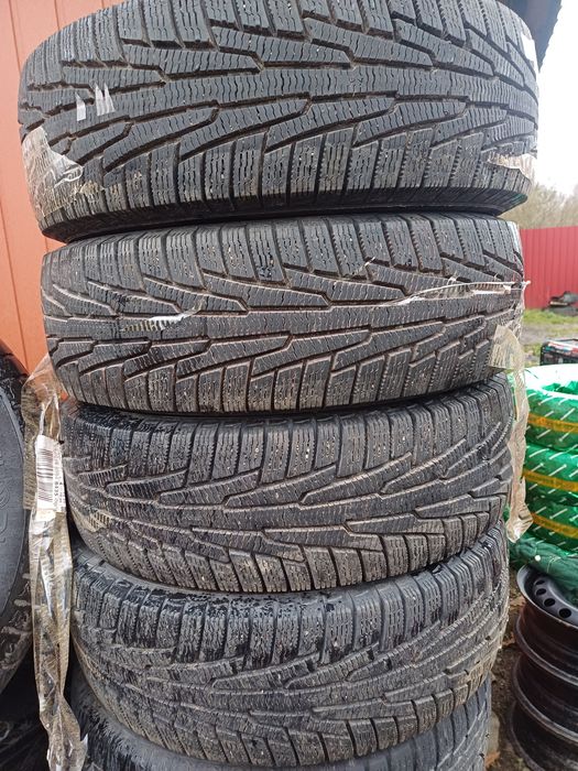 Зимня резина Nokian 205 70 15