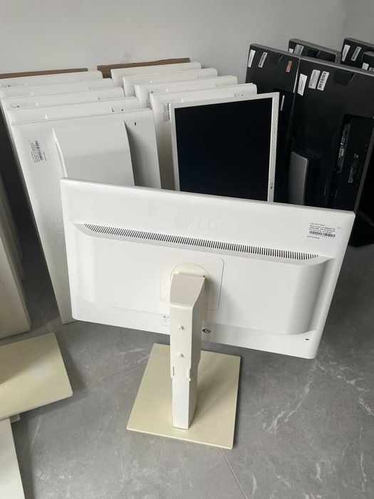 LG 24BK550Y-W 23.8" IPS Full HD з регульованою підставкою Є 30ШТ