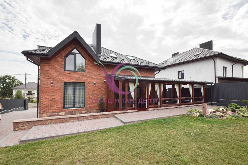 5-к. будинок 176 м2 з власним подвір’ям за вул. Гузара