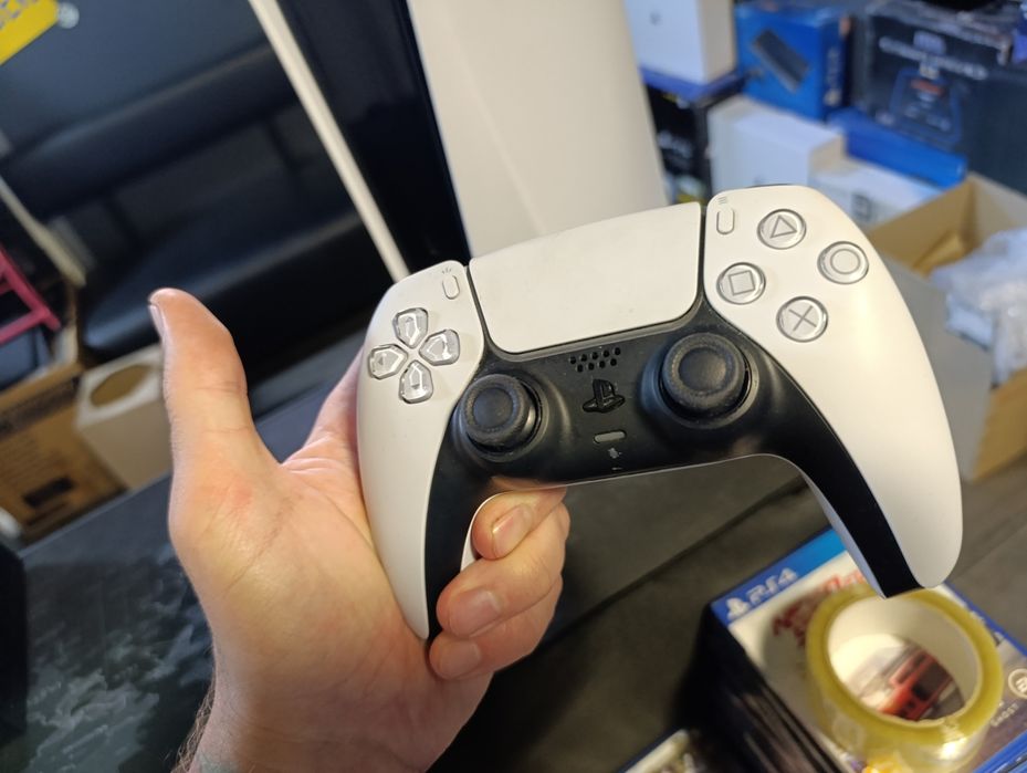 Стан 10/10/ Sony Playstation 5/ +2 Джойстика /Телефонуйте !