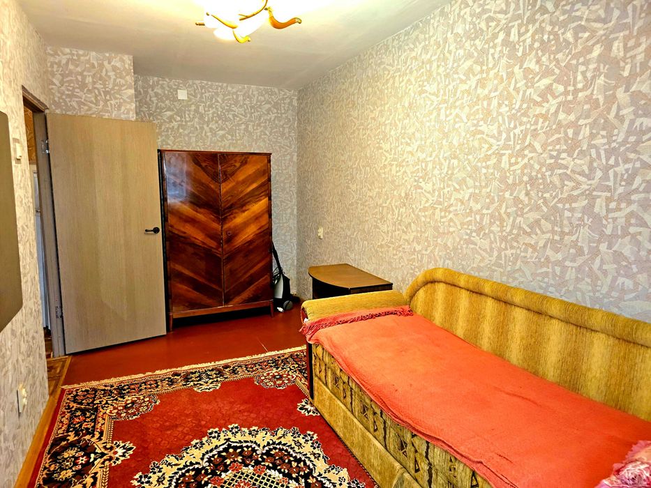 двох кімнатна квартира ПІВ-ЗАХІД меблі та побутова техніка. Валєріч