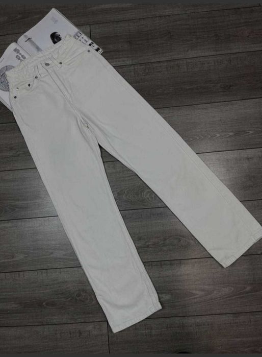 Джинси прямі дуже круті .Бренд Weekday Rowe.