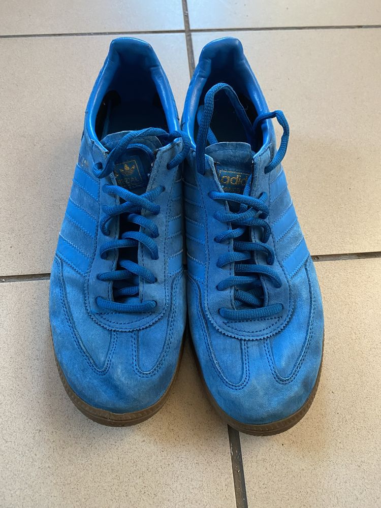 Продам кроссовки Adidas spezial