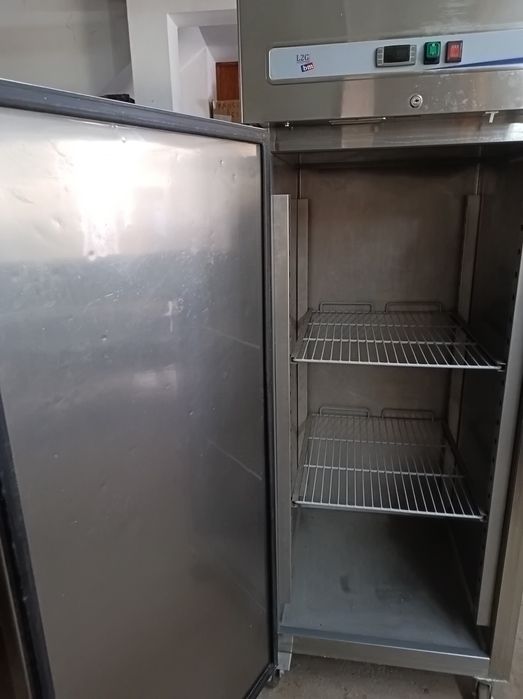 Armário frigorífico 1 porta congelador