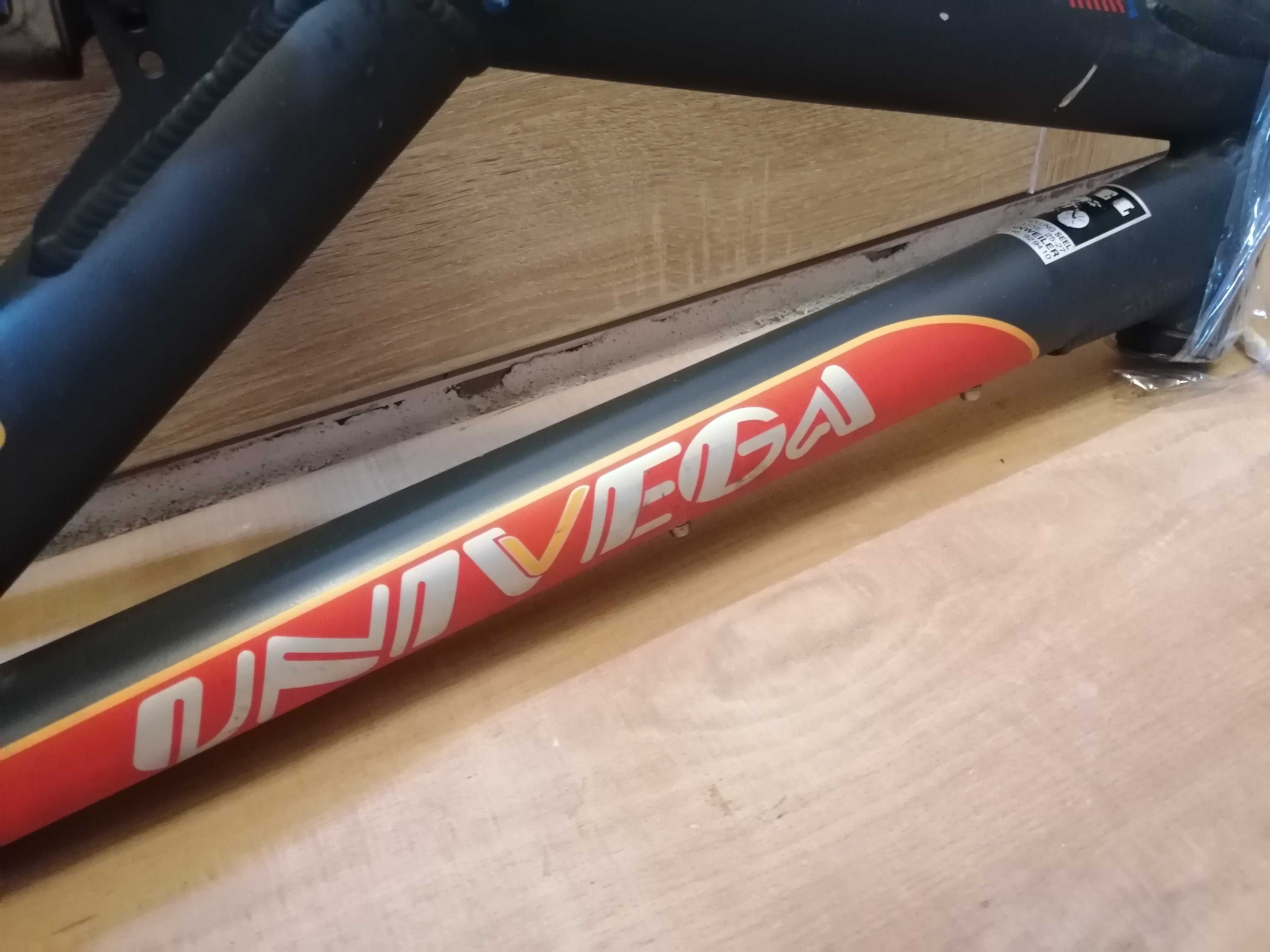 rama rowerowa UNIVEGA RAM 950 vintage solidna full