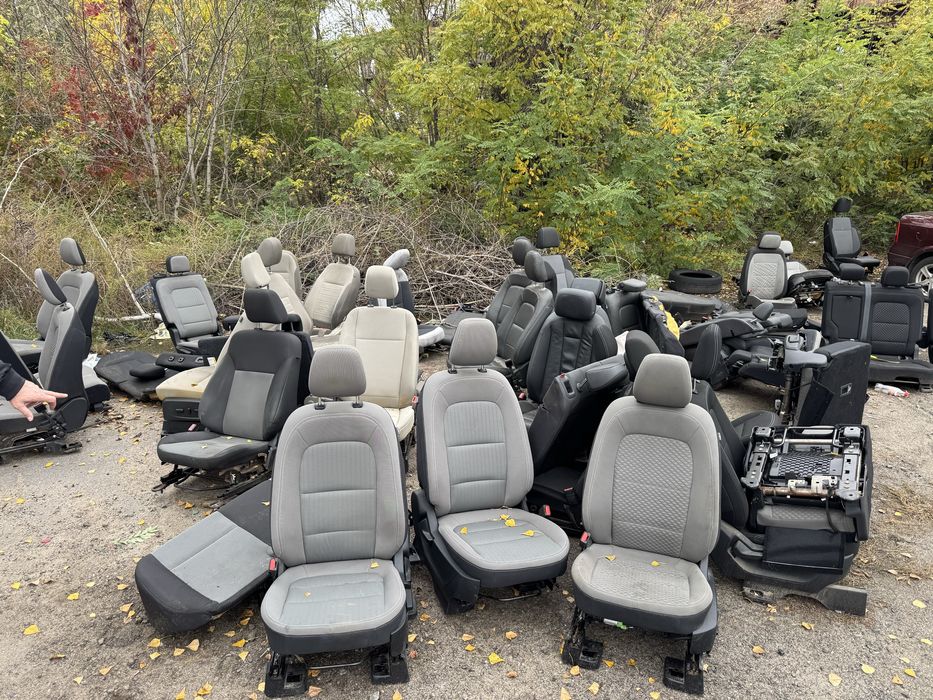 Сідушка крісло водійське задній ряд диван Audi Ford Chevrolet