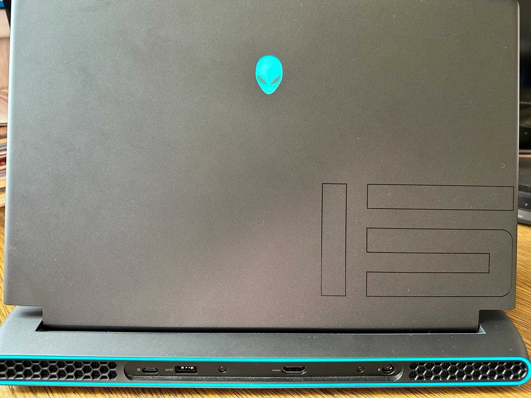 Ігровий ноутбук Dell Alienware M15  R7 P109F