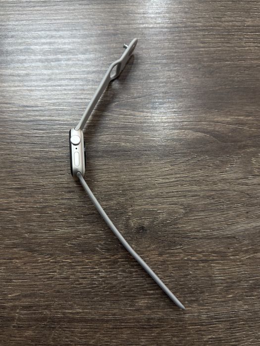 Not Active Apple Watch SE3 40mm Starlight