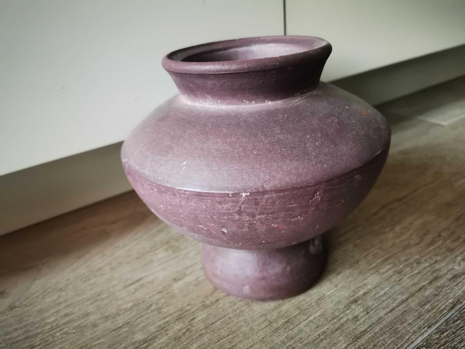 Wazon ceramiczny fioletowy retro