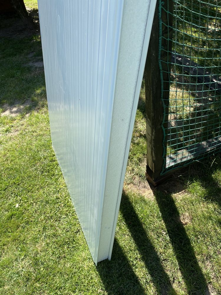 Nowe płyty warstwowe styropian